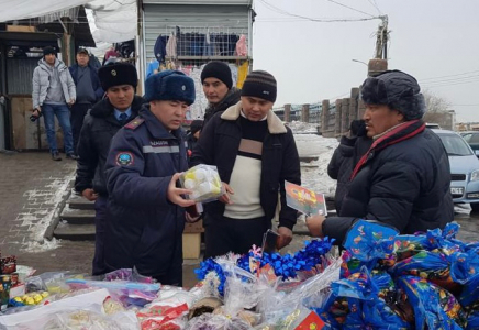 Шымкентте сауда-саттыққа заңсыз қойылған пиротехникалық бұйымдар тәркіленді