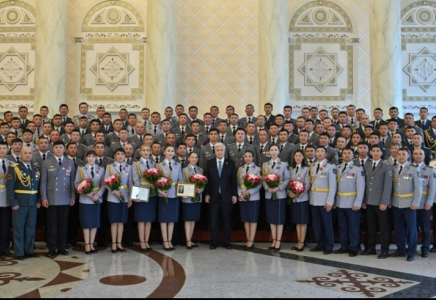 Мемлекет басшысы күштік құрылым қызметкерлерін марапаттады