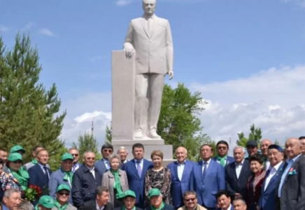 Дінмұхамед Қонаевтың ескерткіші ашылды