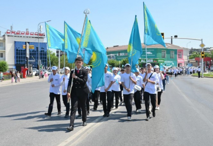 ​В Шымкенте отметили День государственных символов