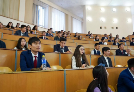 Талапкерлерге ҰБТ-ға өзімен бірге қалам әкелуге тыйым салынады