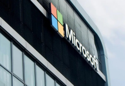 Microsoft жұмысындағы ақау салдарынан бүкіл әлемдегі авиакомпаниялардың рейстері тоқтап қалды