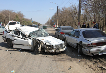 19-летнюю виновницу ДТП доставили в больницу Уральска