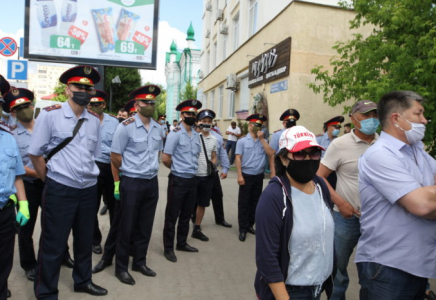 Президент кеңесшісі бүгінгі митингілердің неліктен заңсыз екенін түсіндірді