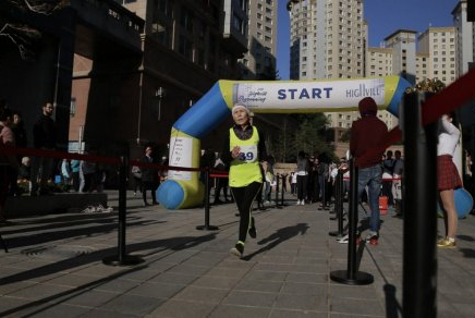 Қазақстандық әжей 700 баспалдақты 9 минутта жүріп өтті