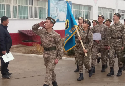 ​«Мен өз елімнің патриотымын»: Сарыағашта әскери спорттық жарыс өтті