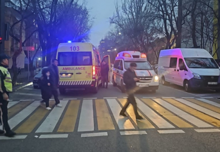 Алматыда хостелдегі өрттен зардап шеккен үш адам ауруханаға жеткізілді