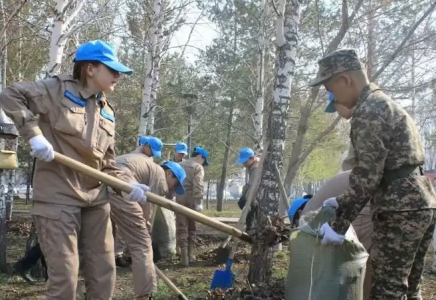 Жалпықалалық сенбілікте елордадан 1 мың тоннадан астам қоқыс шығарылды