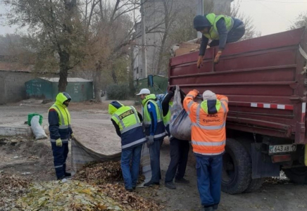 ШЫМКЕНТ: Әл-Фараби ауданында сенбілік өтті