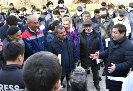 ШЫМКЕНТ: Қала әкімі Забадам және Химфарм шағын аудан тұрғындарымен кездесті