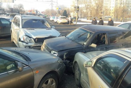 Алматыда сегіз автокөлік соқтығысты 