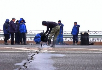 Таразда 1,9 млрд теңгеге салынған көпір 3 жылға жетпей сыр бере бастады