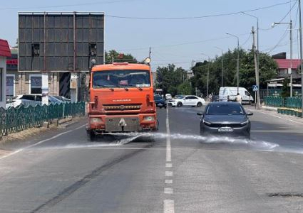 ТҮРКІСТАН: Арыста қала көшелерін жуу жұмыстары жүргізіліп жатыр