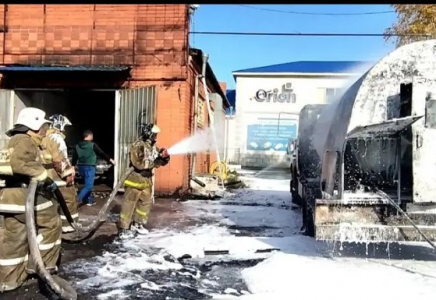 Петропавлда газ құю стансасынан өрт шығып, бір адам күйік алды