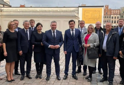 ШЫМКЕНТ: Қала әкімінің орынбасары Польшадағы қоқыс өңдеу зауытының жұмысымен танысты