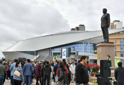 Елордада Жақсылық Үшкемпіровтің ескерткіші ашылды  