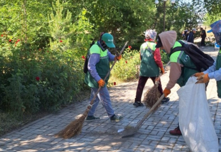 ​«ТАЗА ҚАЗАҚСТАН»: АБАЙ АУДАНЫНДА ТАЗАЛЫҚ ЖҰМЫСТАРЫ ӨТКІЗІЛДІ