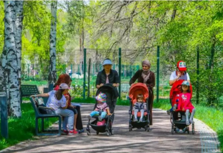 Алтай Көлгінов: 4 бала туған әйелді зейнетке ерте жіберу аналардың өзіне тиімсіз