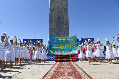 ОҚО-да алғаш рет «Туған жерге тағзым!» мектеп бітірушілердің шарасы өтті