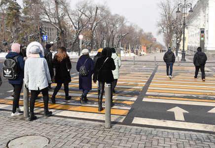 ​Қазақстанда жолды рұқсат етілмеген жерден кесіп өткендер қанша айыппұл төлейді?