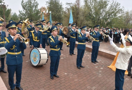 ШЫМКЕНТ: Мемлекеттік туды салтанатты түрде көтеру рәсімі өтті