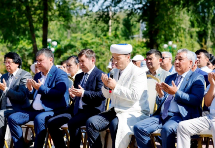 Шымкенттіктер саяси қуғын-сүргін құрбандарының рухына тағзым етті