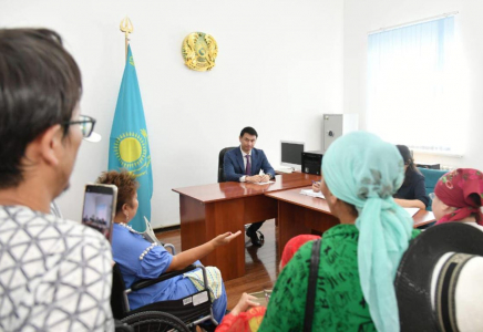 ТҮРКІСТАН: Мүгедек жандар өңір басшысына жеке мәселелерін жеткізді