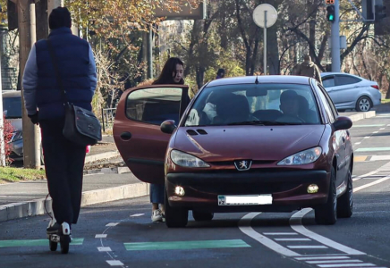 Заңсыз такси жүргізушілердің көлігі айыптұраққа қойылады