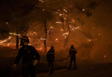 Грекия орман өртін үш күннен бері сөндіре алмай жатыр